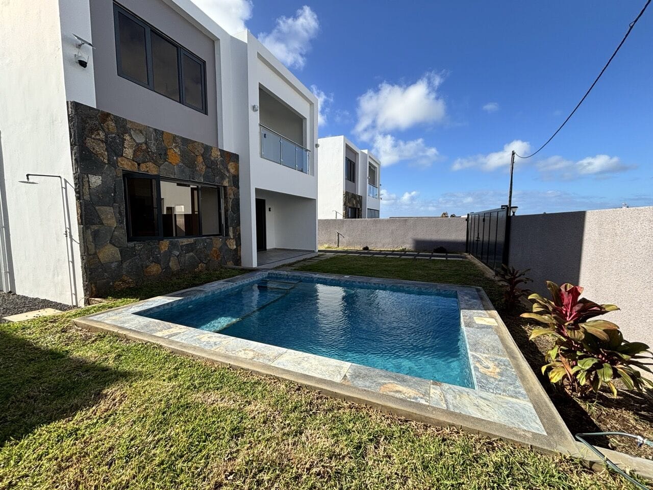 NEW 4-BEDROOM UNFURNISHED VILLA WITH PRIVATE POOL – VALE - Photo 2