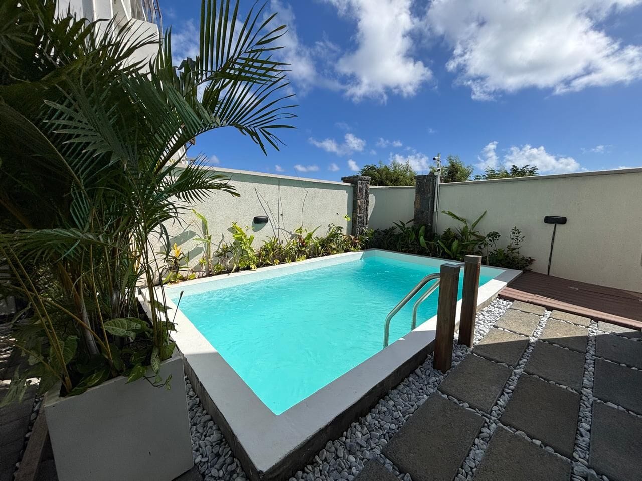 Villa de charme avec piscine dans un environnement calme – Péreybère