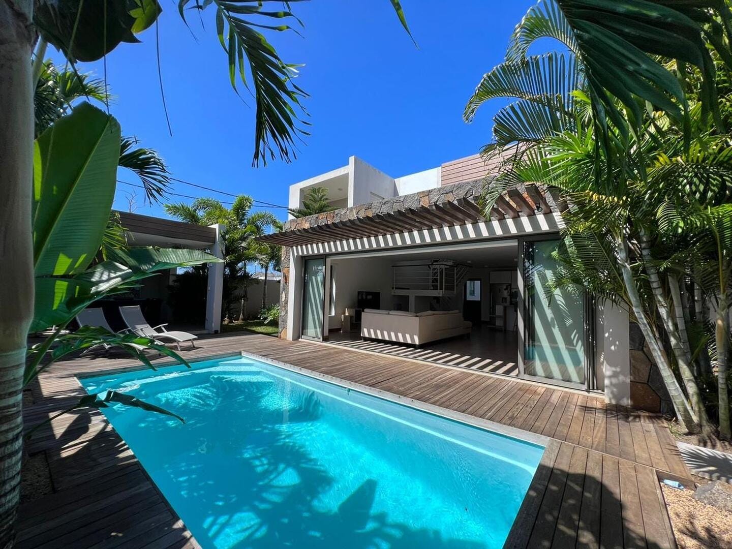 Villa moderne 3 chambres en résidence sécurisée – À louer à Péreybère - Photo 1