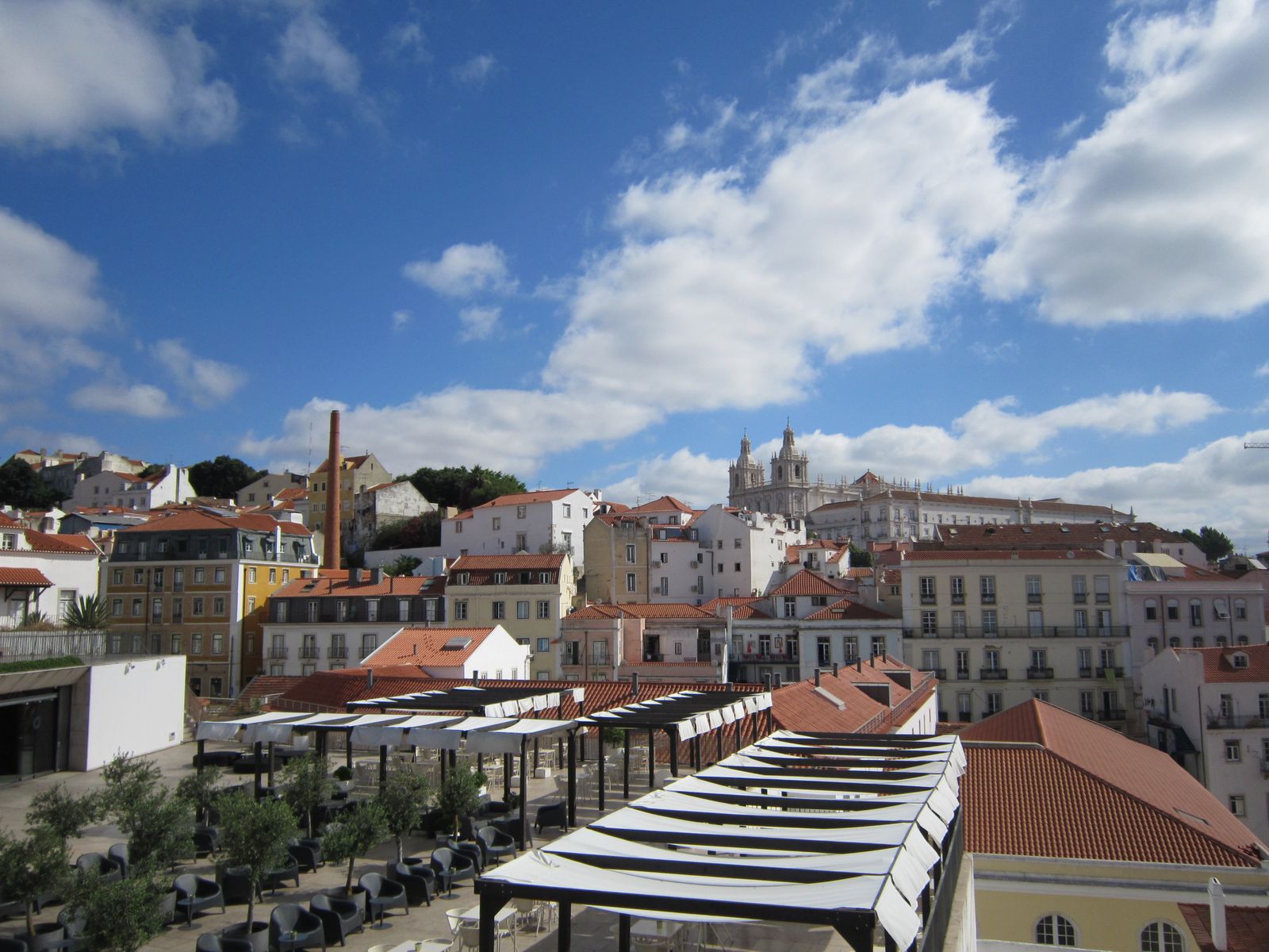 Mauritius or Portugal: where to move and invest in 2026?